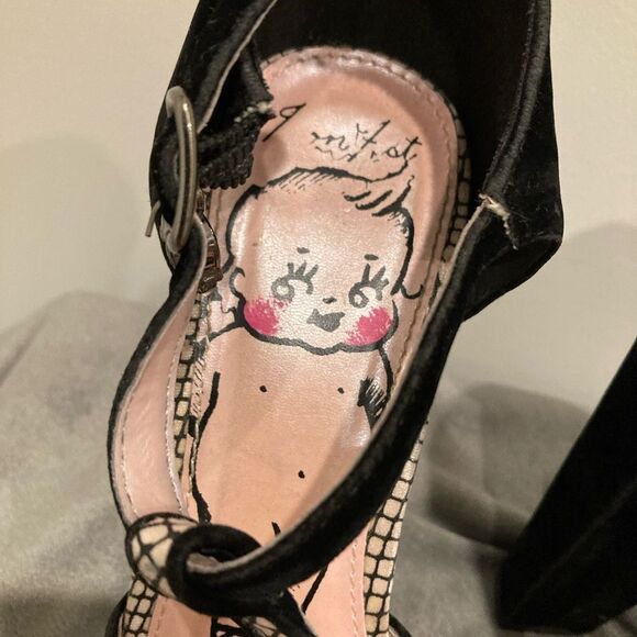 Iron Fist Caught Kewpie Killer Platform Heels - Picture 7 of 15